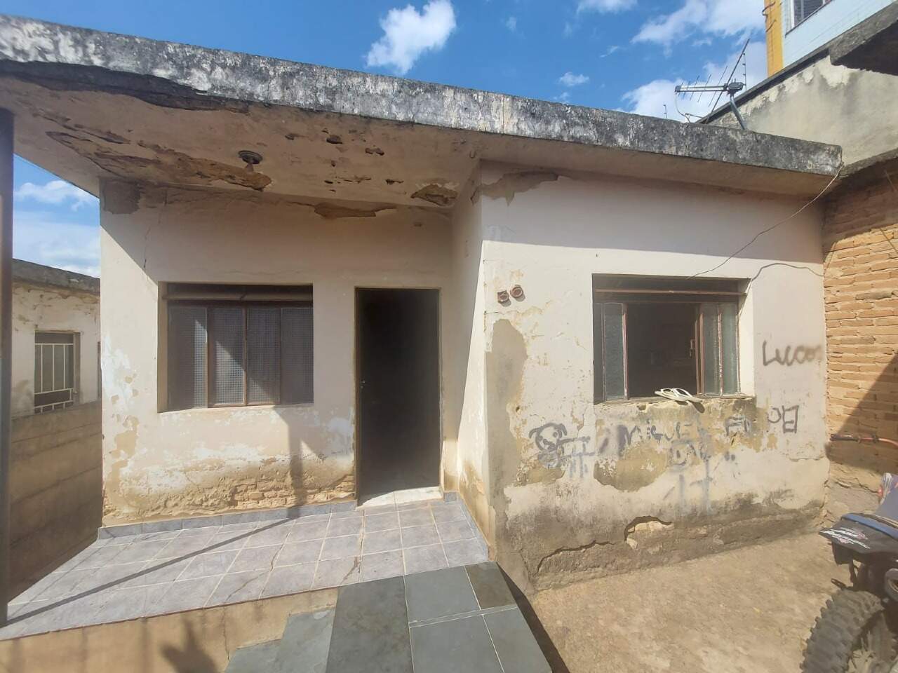 CASA à venda no CERQUEIRA LIMA: 