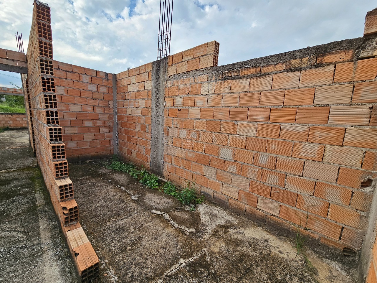 LOTE à venda no COND. ALPHAVILLE: 