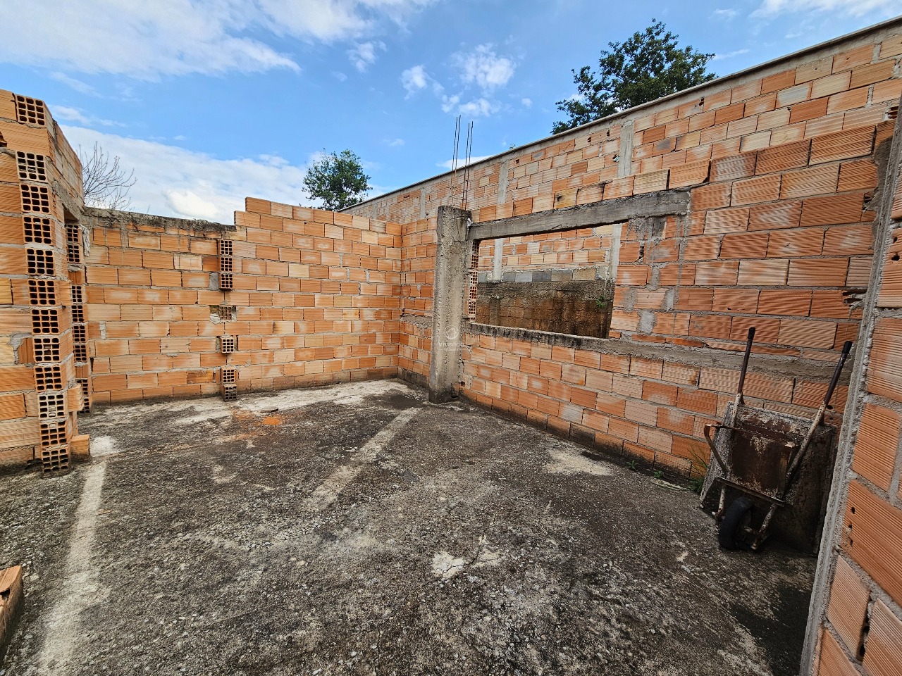 LOTE à venda no COND. ALPHAVILLE: 