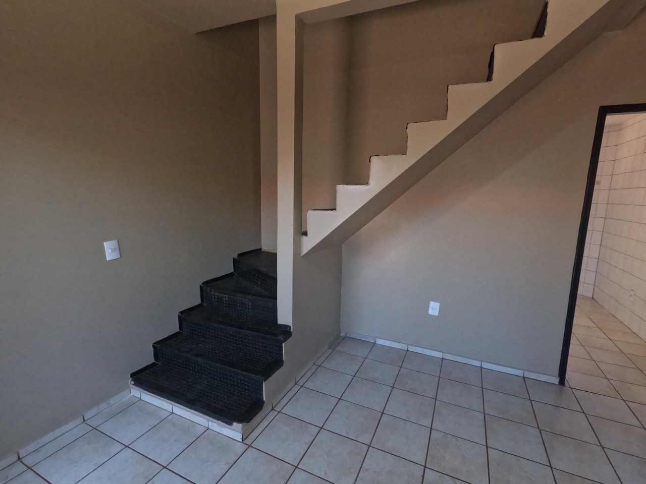 Sobrado para aluguel no Universitário: 