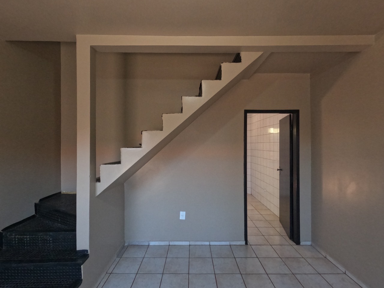 Sobrado para aluguel no Universitário: 