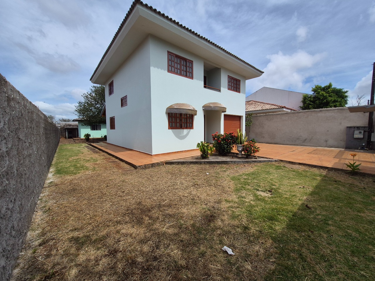 Sobrado para aluguel no Neva: 