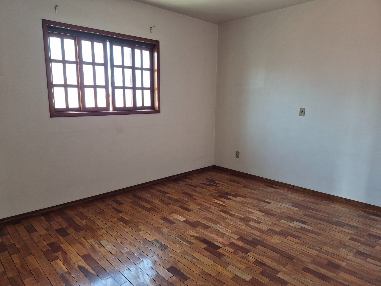 Sobrado para aluguel no Neva: 