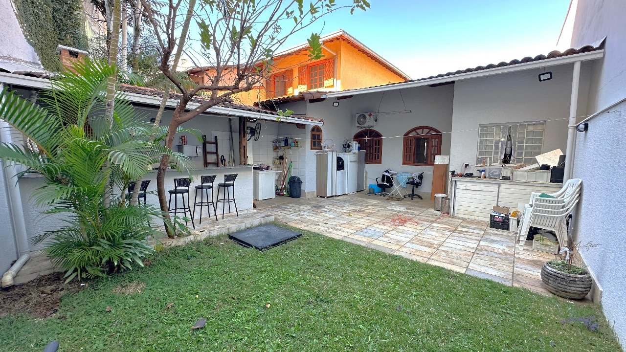 Imagem do imóvel Casa à venda, 3 quartos, 1 suíte, 2 vagas, Buritis - Belo Horizonte/MG