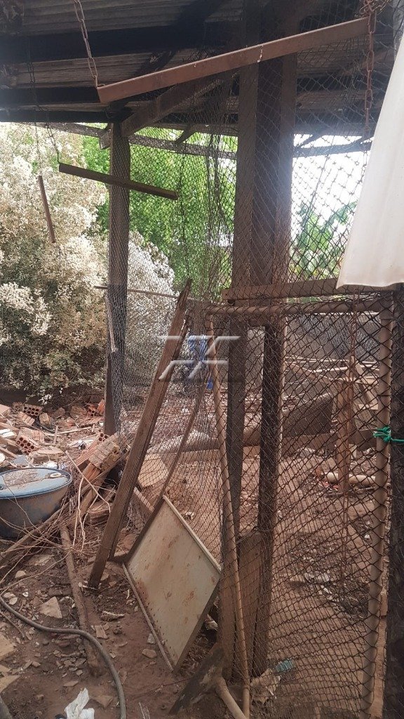 Casa à venda no Centro: Terreno (Vista III)