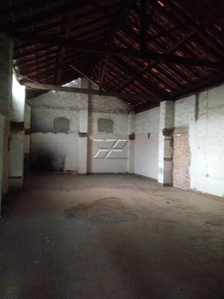 Salão Comercial para aluguel no Centro: Fundo