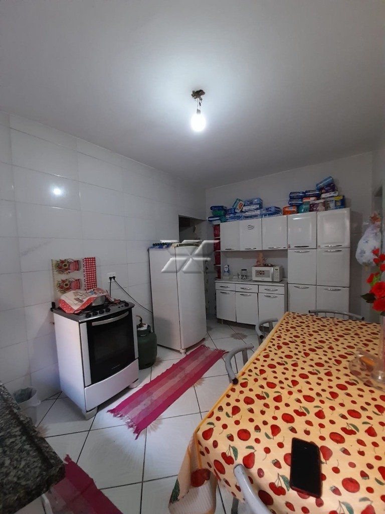 Casa à venda no Jardim Cherveson: Cozinha andar inferior