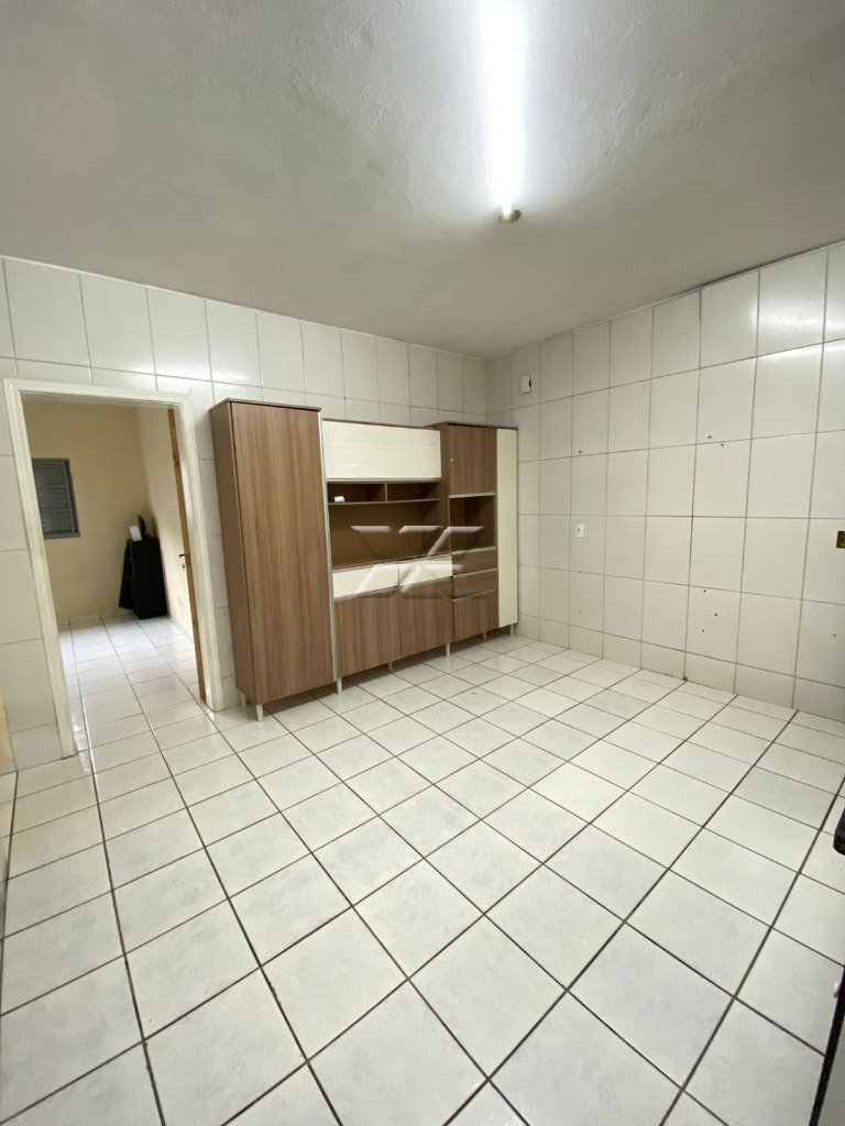 Casa à venda no Jardim Cherveson: Cozinha