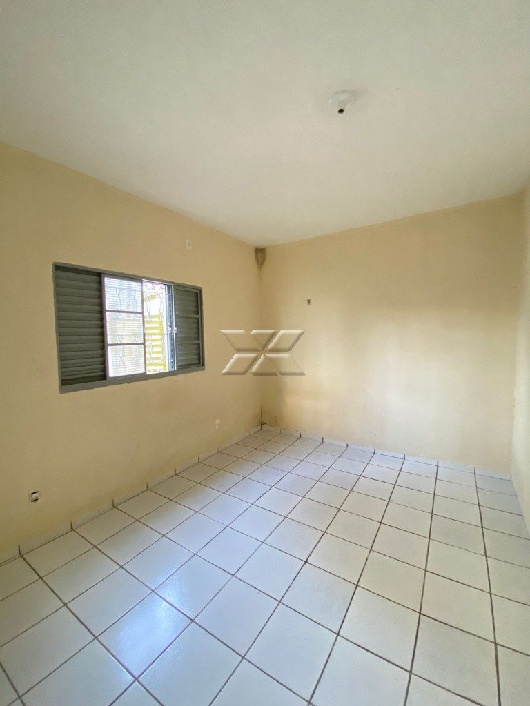 Casa à venda no Jardim Cherveson: Quarto I