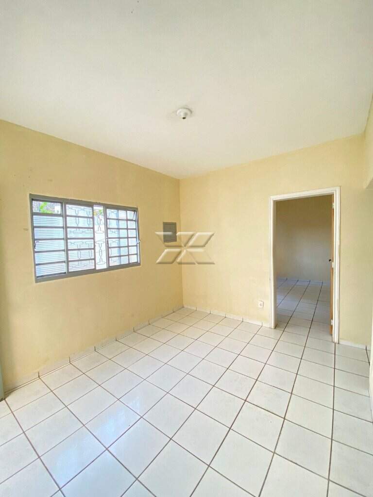 Casa à venda no Jardim Cherveson: Sala