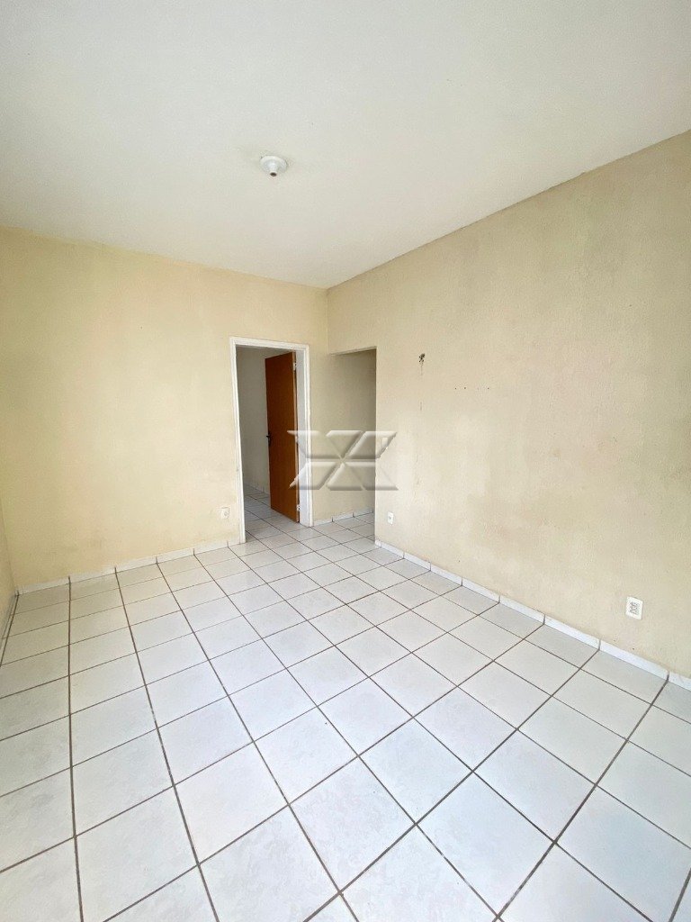 Casa à venda no Jardim Cherveson: Sala