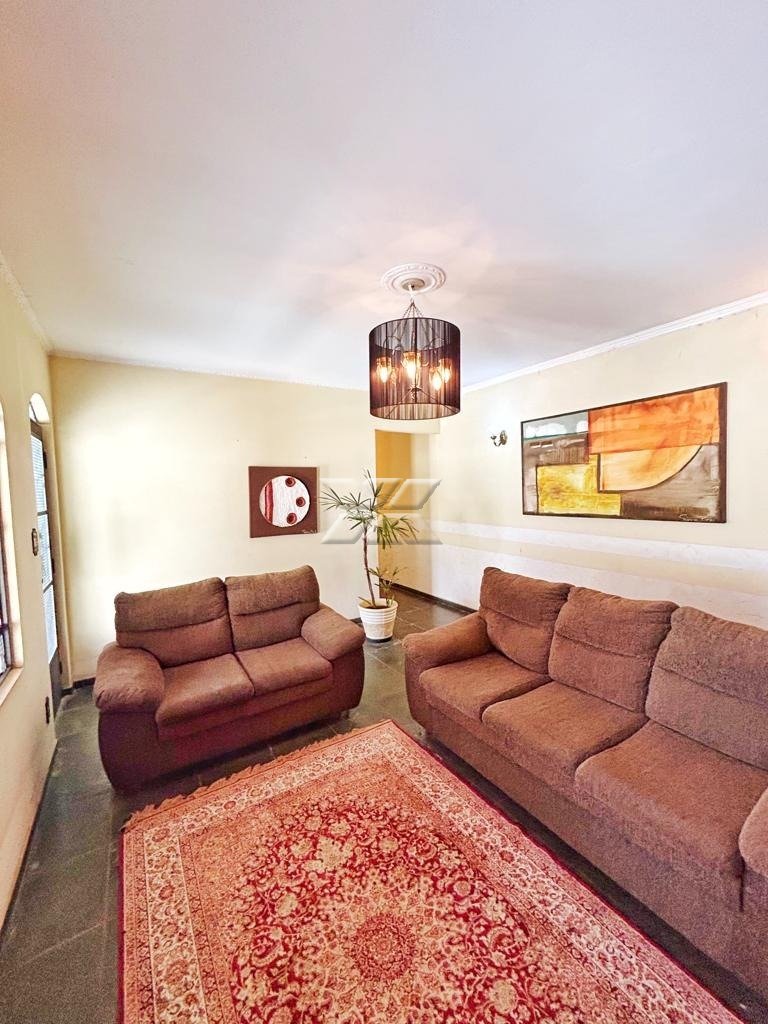 Casa à venda no Jardim Novo II: Sala de estar