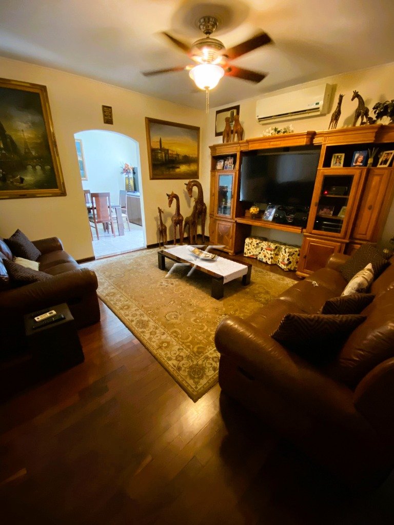 Casa à venda no Vila Santa Terezinha: Sala de estar