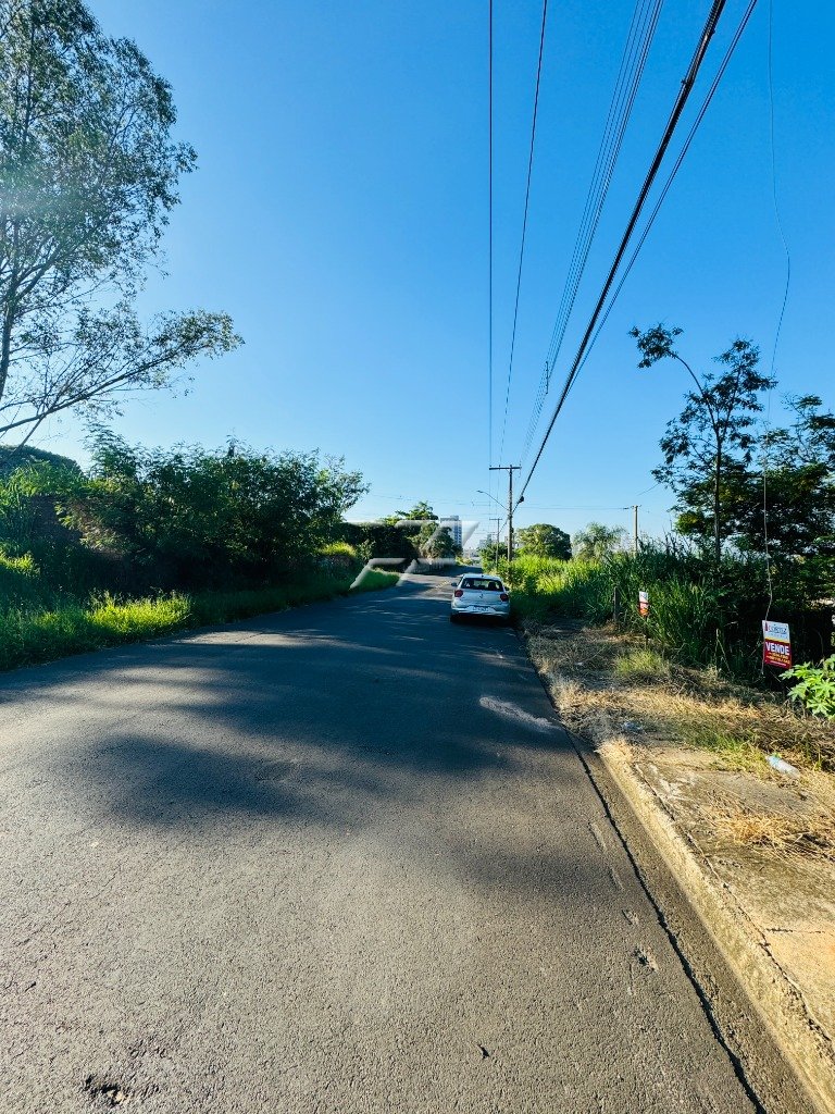 Terreno/Área à venda no Vila Anhanguera: Rua de frente