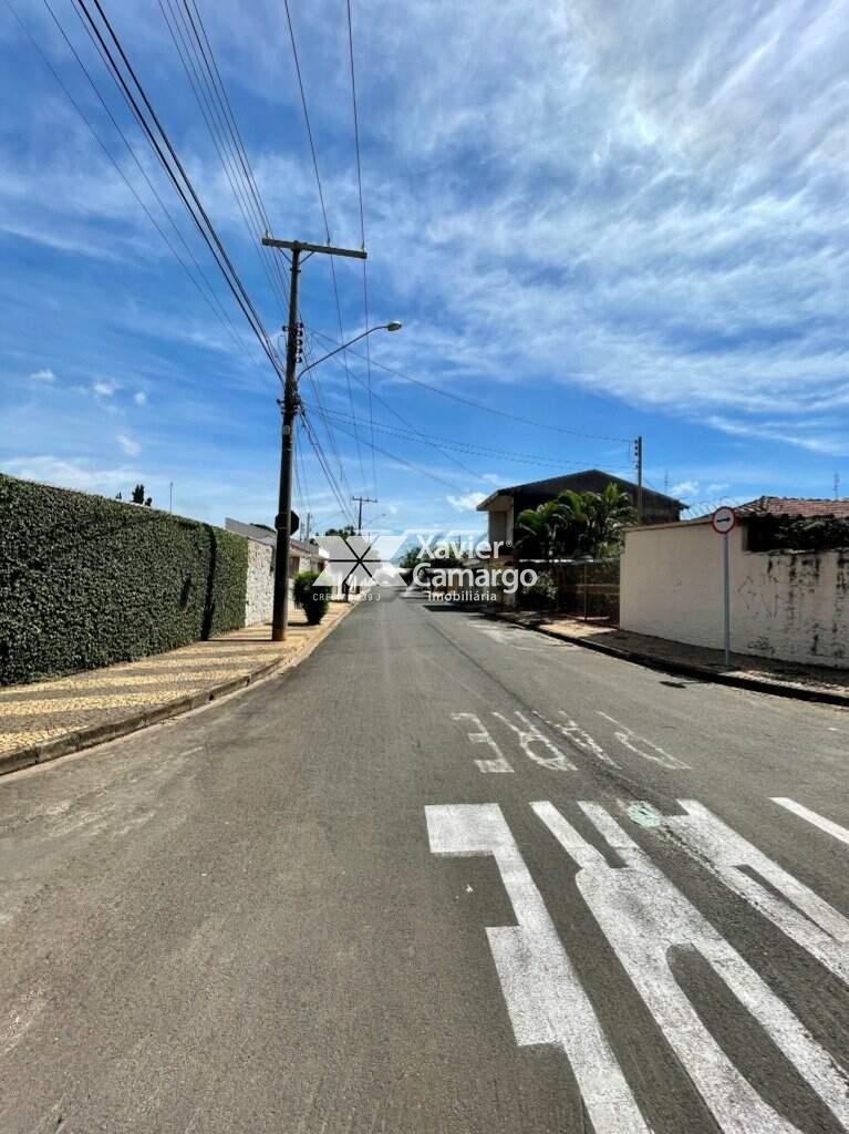 Terreno/Área à venda no Vila Indaiá: Contramão pela rua 10B