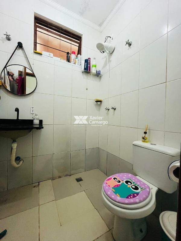 Casa à venda no Jardim Novo II: Banheiro social
