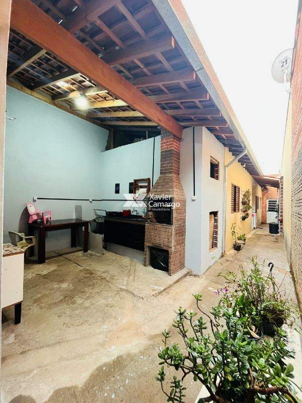 Casa à venda no Jardim Novo II: Rancho com churrasqueira