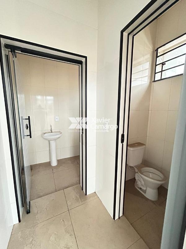 Salão Comercial para aluguel no Zona Central: Banheiros - Vista I